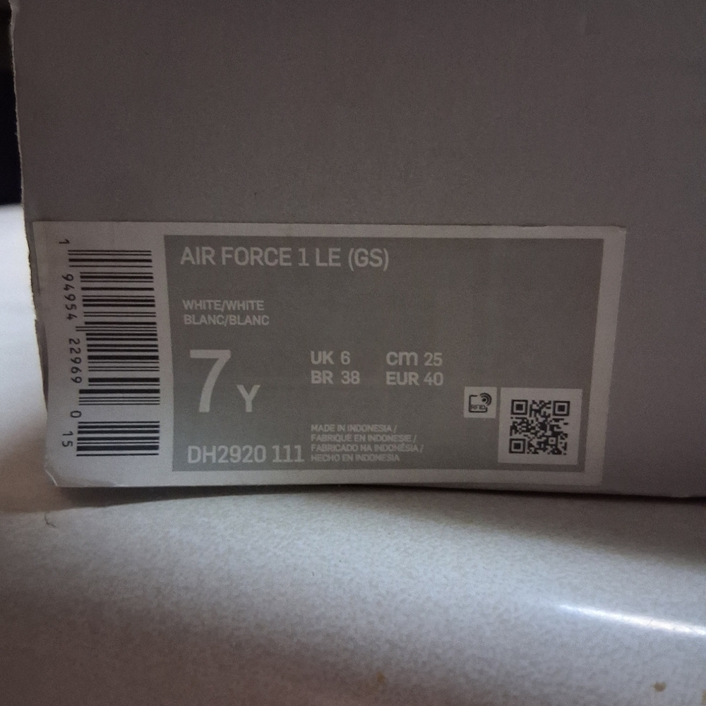 Air Force 1 LE - Picture 6 of 6